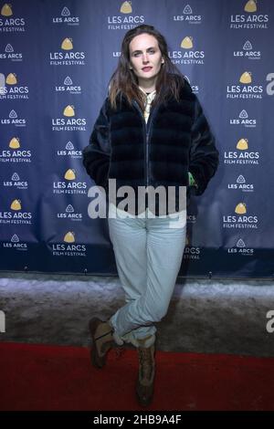 Bourg Saint Maurice, Frankreich. 17th Dez 2021. Zoe Wittock nimmt an der Abschlussfeier Photocall im Rahmen des Les Arcs Film Festivals 13th in Bourg Saint Maurice, Frankreich, am 17. Dezember 2021 Teil. Foto von Aurore Marechal/ABACAPRESS.COM Quelle: Abaca Press/Alamy Live News Stockfoto