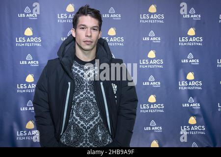 Bourg Saint Maurice, Frankreich. 17th Dez 2021. Sandor Funtek nimmt an der Abschlussfeier Photocall im Rahmen des Les Arcs Film Festivals 13th in Bourg Saint Maurice, Frankreich, am 17. Dezember 2021 Teil. Foto von Aurore Marechal/ABACAPRESS.COM Quelle: Abaca Press/Alamy Live News Stockfoto