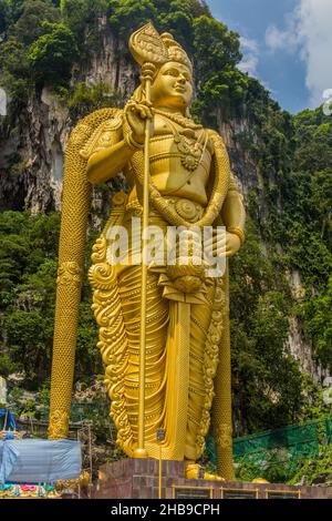 Lord Murugan Statue vor dem Eingang zu den Batu Höhlen in Kuala Lumpur, Malaysia Stockfoto