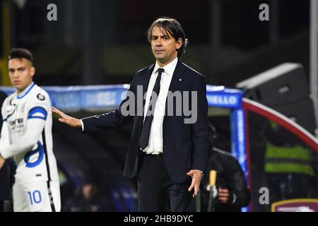 Arechi-Stadion, Salerno, Italien, 17. Dezember 2021, Inter Mailands Cheftrainer Simone Inzaghi zeigt sich während des Spiels der US Salernitana gegen Inter - FC Internazionale - italienische Fußballserie A Stockfoto