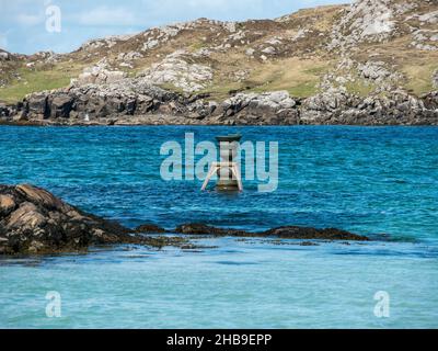 Tide and Time Bell von Marcus Vergette am Bosta Beach (Camas Bostadh), Great Bernera (Bearnaraigh), Isle of Lewis in den Äußeren Hebriden, Schottland, Großbritannien Stockfoto