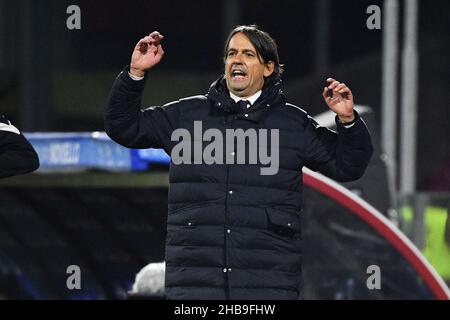 Arechi-Stadion, Salerno, Italien, 17. Dezember 2021, Inter Mailands Cheftrainer Simone Inzaghi reagiert während des Spiels der US Salernitana gegen Inter - FC Internazionale - italienische Fußballserie A Stockfoto