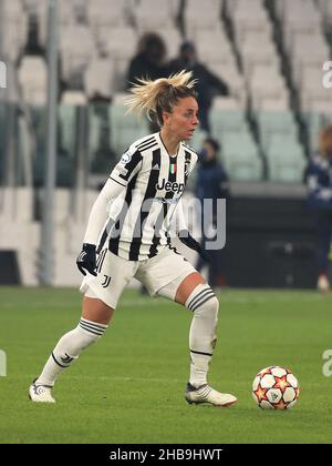 Turin, Italien. 16th Dez 2021. Martina Rosuci (Juventus Women) während Juventus vs Servette, UEFA Champions League Frauen Fußballspiel in Turin, Italien, Dezember 16 2021 Kredit: Unabhängige Fotoagentur/Alamy Live News Stockfoto