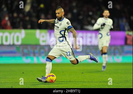 Napoli, Italien. 17th Dez 2021. Arturo Vidal Spieler von Inter, während des Spiels der italienischen Serie A Meisterschaft zwischen Salernitana vs Inter Endergebnis Salernitana 0, Inter 5, Spiel im Arechi-Stadion gespielt. Napoli, Italien, 17. Dezember 2021. (Foto von Vincenzo Izzo/Sipa USA) Quelle: SIPA USA/Alamy Live News Stockfoto