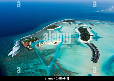 Ferienhäuser Insel Maafushi und Veligandu, Süd Male Atoll, Malediven, Indischer Ozean Stockfoto