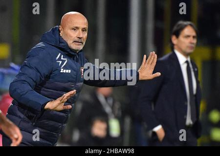 Salerno, Italien. 17th Dez 2021. Salernitanas Cheftrainer Stefano Colantuono während des Spiels Salernitana vs Inter - FC Internazionale, italienische Fußballserie A in Salerno, Italien, 17 2021. Dezember Quelle: Independent Photo Agency/Alamy Live News Stockfoto