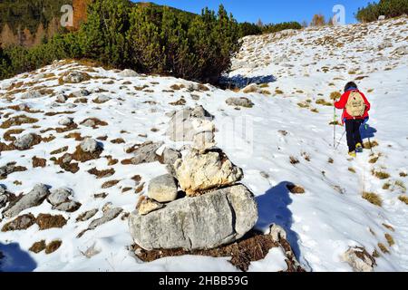 WWI, Corno di Campobianco 2044 m.s.l.m., Venetien, Italien. Imposanter österreichisch-ungarischer taktischer Logistikkomplex, der den seitlichen Zugang zum Val Galmarara zur italienischen Armee verbietet. Stockfoto