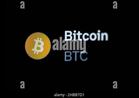 Villingen Schwenningen, Deutschland. 14th Dez 2021. Das Logo der Kryptowährung Bitcoin (BTC) ist auf der Handelsplattform Coinbase zu sehen. Kredit: Silas Stein//dpa/Alamy Live Nachrichten Stockfoto
