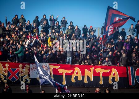 Cosenza, Italien. 18th Dez 2021. Fans von cosenza während Cosenza Calcio vs AC Pisa, Italienische Fußball-Serie B Spiel in Cosenza, Italien, Dezember 18 2021 Kredit: Unabhängige Fotoagentur/Alamy Live News Stockfoto