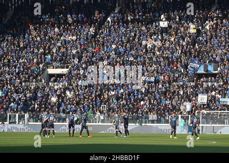 Bergamo, Italien. 18th Dez 2021. Atalanta FC während Atalanta BC vs AS Roma, italienische Fußballserie A Spiel in Bergamo, Italien, Dezember 18 2021 Quelle: Independent Photo Agency/Alamy Live News Stockfoto