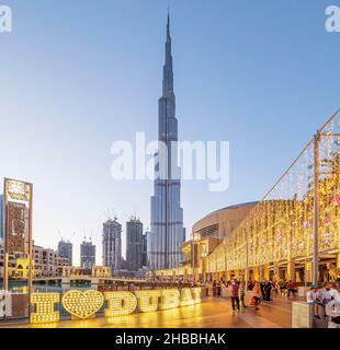 Dubai, VAE - 17. Januar 2017: Die futuristische Architektur von Dubai in den VAE. Stockfoto