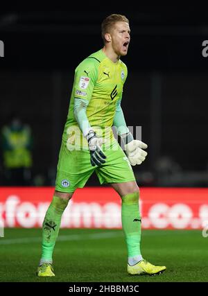 Ben Amos von Wigan Athletic während des Sky Bet League One-Spiels im Kassam Stadium, Oxford. Bilddatum: Samstag, 18. Dezember 2021. Stockfoto