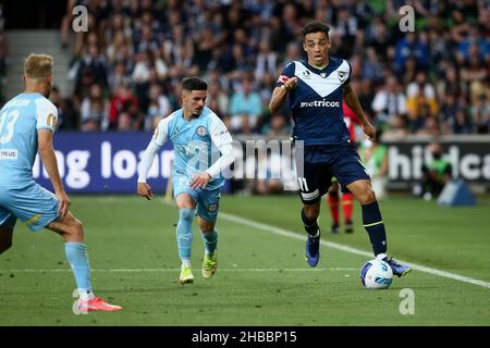 Melbourne, Australien, 18. Dezember 2021. Ben Folami von Melbourne Sieg beim A-League-Fußballspiel der Runde 5 zwischen dem Melbourne City FC und dem Melbourne Victory im AAMI Park am 18. Dezember 2021 in Melbourne, Australien. Kredit: Dave Hewison/Speed Media/Alamy Live Nachrichten Stockfoto