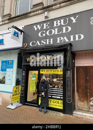 Nolan Jewellers Gold Shop wir kaufen Gold Bargeld bezahlt in Northampton Stadtzentrum England gekauft kaufen verkaufen Geld Bargeld Nolan's Jewellers Northamptonshire UK Stockfoto