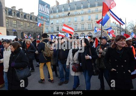 Eine unglaubliche Menschenmenge in Paris für diese Anti-Pass-Gesundheitsdemonstration, zum Aufruf von florian philippot, Parteivorsitzenden der Partei „die Patrioten“ Stockfoto