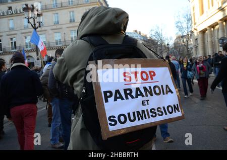 Eine unglaubliche Menschenmenge in Paris für diese Anti-Pass-Gesundheitsdemonstration, zum Aufruf von florian philippot, Parteivorsitzenden der Partei „die Patrioten“ Stockfoto