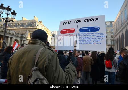 Eine unglaubliche Menschenmenge in Paris für diese Anti-Pass-Gesundheitsdemonstration, zum Aufruf von florian philippot, Parteivorsitzenden der Partei „die Patrioten“ Stockfoto