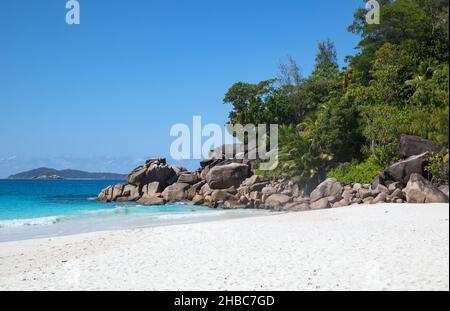Berühmter Strand von Anse Georgette auf der Insel Praslin, Seychellen Stockfoto