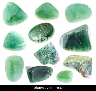 Set aus verschiedenen grünen Aventurinsteinen auf weißem Hintergrund Stockfoto