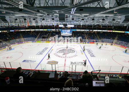 Ontario, Kanada. 18th. Dezember 2021, Guelph, Ontario, Kanada. Neue Regierungsbeschränkungen von Ontario begrenzen die in Ontario gespielten Spiele auf 50 % Kapazität. Luke Durda/Alamy Live-Nachrichten Stockfoto