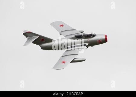 N104CJ, ein WSK-Mielec sblim-2 (ein lizenzpflichtiges Mikoyan-Gurevich MiG-15UTI), vom Royal Norwegian Air Force Historical Squadron, bei East Fortune. Stockfoto