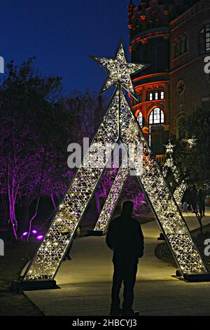 Die Weihnachtsbeleuchtung der Anlage von Sant Pau in Barcelona, Katalonien, Spanien Stockfoto