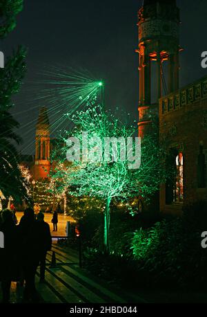 Die Weihnachtsbeleuchtung der Anlage von Sant Pau in Barcelona, Katalonien, Spanien Stockfoto