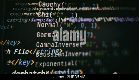 Desktop-PC-Monitor Foto. JavaScript-Funktionen, Variablen, Objekte. Projektmanager arbeiten neue Idee. Prozess zur Erstellung zukünftiger Technologien. Stockfoto