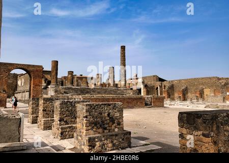 Der Tempel des Jupiter, Kapitol oder Tempel der Kapitolinischen Triade, war ein Tempel im römischen Pompeji, am nördlichen Ende seines Forums. Stockfoto