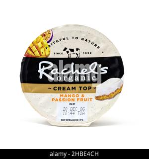 Rachel's Bio-Joghurt aus Mango & Passion Stockfoto