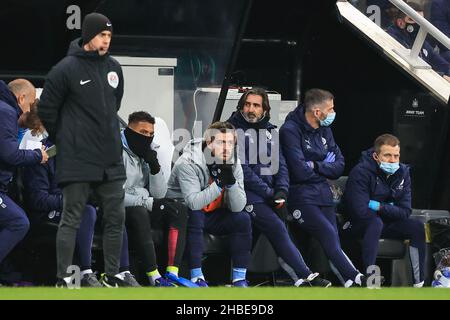 Jack Grealish #10 von Manchester City sitzt am 12/19/2021 auf der Bank. (Foto von Mark Cosgrove/News Images/Sipa USA) Quelle: SIPA USA/Alamy Live News Stockfoto