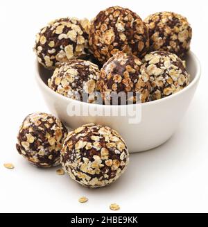 Haferflocken, eine beliebte Weihnachtsbonbon in einer Schüssel auf weißem Hintergrund Stockfoto