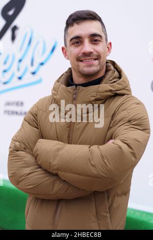 Skater Javier Fernandez posiert während der Präsentation der Eisbahn auf der Plaza de Colon in Madrid. (Foto von Atilano Garcia / SOPA Images/Sipa USA) Stockfoto