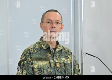 Präsentation der landesweiten COVID-Krisenkoordination im Bundeskanzleramt mit Generalmajor Rudolf Striedinger Stockfoto