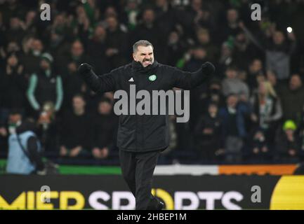 Hampden Park. Glasgow. Schottland, Vereinigtes Königreich. 19th Dez 2. Hibernian gegen Celtic Premier Sports Cup Finale. Manager des Celtic FC, Ange Postecoglou Celebration . Kredit: eric mccowat/Alamy Live Nachrichten Stockfoto