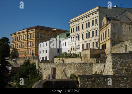 Litomerice, Tschechische Republik - 9. September 2021 - die Außenmauer von José Rizal am Nachmittag Stockfoto