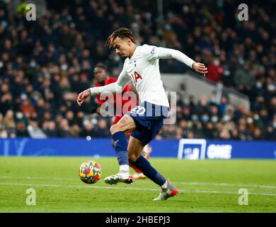 London, Großbritannien. 19th Dez 2021. LONDON, England - DEZEMBER 19: Tottenham Hotspur's DELE Alli während der Premier League zwischen Tottenham Hotspur und Liverpool im Tottenham Hotspur Stadion, London, England am 19th. Dezember 2021 Credit: Action Foto Sport/Alamy Live News Stockfoto