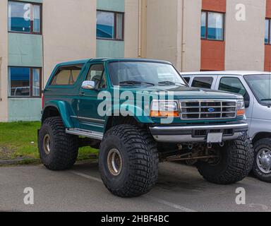 Großer Pickup-Truck in Island. Man braucht große Autos oder Reifen, um in Island zu fahren. Stockfoto