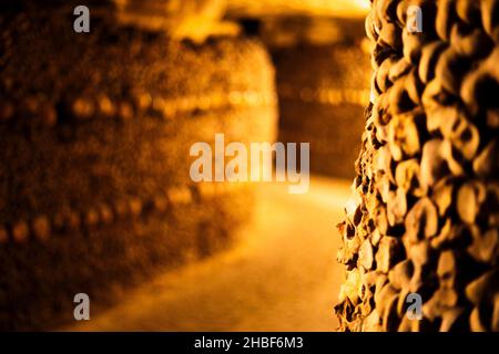 Wall of Bones in Katakomben, Paris, Frankreich Stockfoto