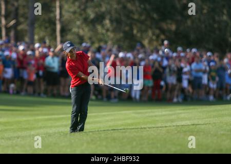 Orlando, Florida, USA. 19th Dez 2021. Charlie Woods setzt sich während der letzten Runde der PNC Championship im Ritz-Carlton Golf Club in Orlando, Florida, auf das Grün von 18th. (Bild: © Debby Wong/ZUMA Press Wire) Stockfoto