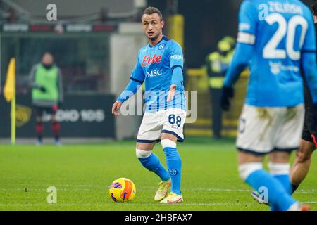 Stanislav Lobotka (SSC Napoli) während der italienischen Meisterschaft Serie A Fußballspiel zwischen AC Mailand und SSC Napoli am 19. Dezember 2021 im San Siro Stadion in Mailand, Italien - Foto Morgese-Rossini / DPPI Stockfoto