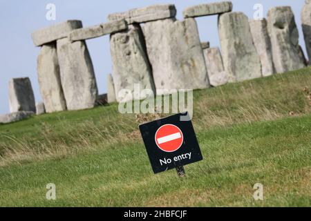 Stonehenge, ein prähistorisches Denkmal auf der Salisbury Plain in Wiltshire, England Stockfoto