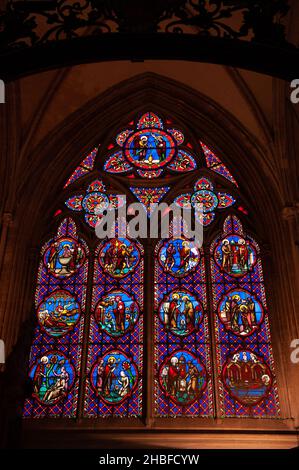 Frankreich, Normandie, Calvados Abteilung, Bayeux, Cathedrale Notre-Dame Kathedrale, gebeizt Glas Fensterdetail Stockfoto