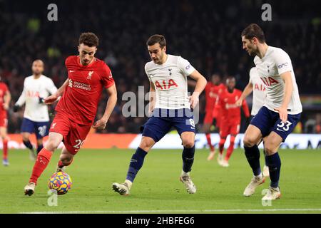 London, Großbritannien. 19th Dez 2021. Premier League Spiel, Tottenham Hotspur gegen Liverpool am Sonntag, 19th. Dezember 2021, im Tottenham Hotspur Stadium in London. Dieses Bild darf nur für redaktionelle Zwecke verwendet werden. Nur zur redaktionellen Verwendung, Lizenz für kommerzielle Nutzung erforderlich. Keine Verwendung bei Wetten, Spielen oder Veröffentlichungen in einem Club/einer Liga/einem Spieler. PIC von Steffan Bowen/Andrew Orchard Sports Photography/Alamy Live News Credit: Andrew Orchard Sports Photography/Alamy Live News Stockfoto