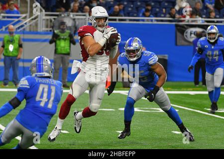 DETROIT, MI - 19. DEZEMBER: Arizona Cardinals TE Zach Ertz (86) macht einen Fang während des NFL-Spiels zwischen Arizona Cardinals und Detroit Lions am 19. Dezember 2021 im Ford Field in Detroit, MI (Foto von Allan Dranberg/CSM) Stockfoto