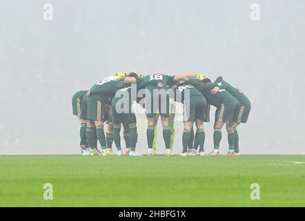 Hampden Park. Glasgow. Schottland, Vereinigtes Königreich. 19th Dez 2. Hibernian gegen Celtic Premier Sports Cup Finale. Celtic Huddle Kredit: eric mccowat/Alamy Live Nachrichten Stockfoto