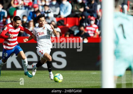 Granada, Spanien. Kredit: D. 19th Dec, 2021. Takefusa Kubo (Mallorca) Fußball/Fußball : Spanisches 'La Liga Santander'-Spiel zwischen Granada CF 4-1 RCD Mallorca beim Nuevo Los Carmenes in Granada, Spanien. Quelle: D .Nakashima/AFLO/Alamy Live News Stockfoto