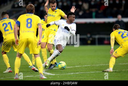 Madrid, Spanien. 19th Dez 2021. Madrid, Spanien; 19.12.2021.- Real Madrid gegen Cadiz Football Soccer to La Liga Spain Match 18 2021-2022 in Santiago Bernabeu, Madrid. Real Madrid Player Vinicius Kredit: Juan Carlos Rojas/dpa/Alamy Live News Stockfoto