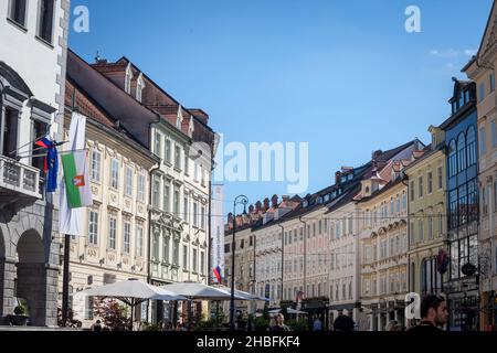 Bild von barocken Fassaden in der Altstadt von Ljubljana, Slowenien, auf dem mestni trg Platz, typisch aus der österreichisch-ungarischen Zeit. Die Altstadt von Ljubl Stockfoto
