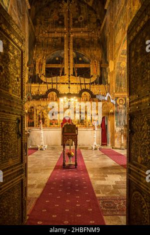 Das Innere der Kirche von Sv. Bogorodica im Kloster Piva, Montenegro Stockfoto